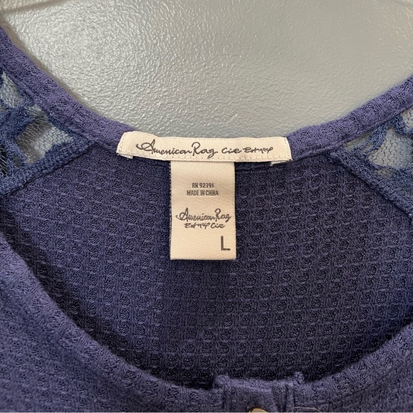 Women's Waffle Knit Blouse with Lace Design - Picture 4 of 6